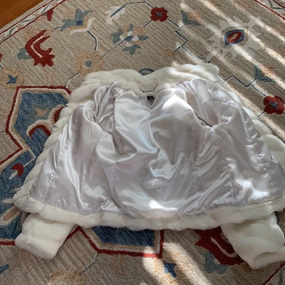 WHBM chevron Faux FUR white ivory coat jacket sold out $228 M 6 8 romantic - Picture 9 of 13